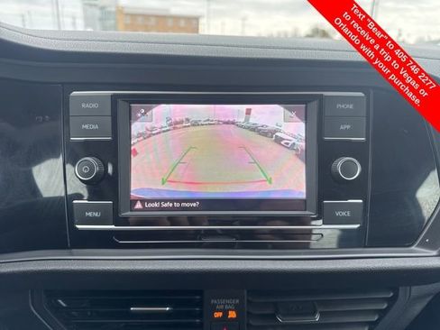 Used 2024 Volkswagen Jetta SE image 27