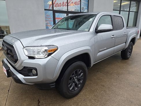 Used 2023 Toyota Tacoma SR5 image 2
