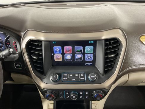 Used 2019 GMC Acadia Denali w/ Technology Package AWD/4WD image 13