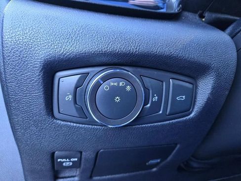 Used 2018 Lincoln Continental Select w/ Continental Climate Package image 29