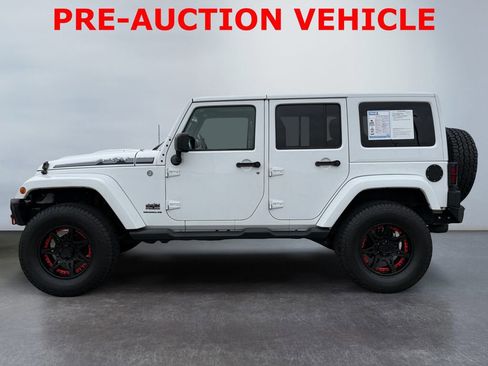 Used 2014 Jeep Wrangler Unlimited Sahara image 6
