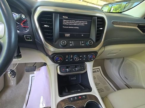 Used 2021 GMC Acadia Denali w/ Denali Ultimate Package AWD/4WD image 9