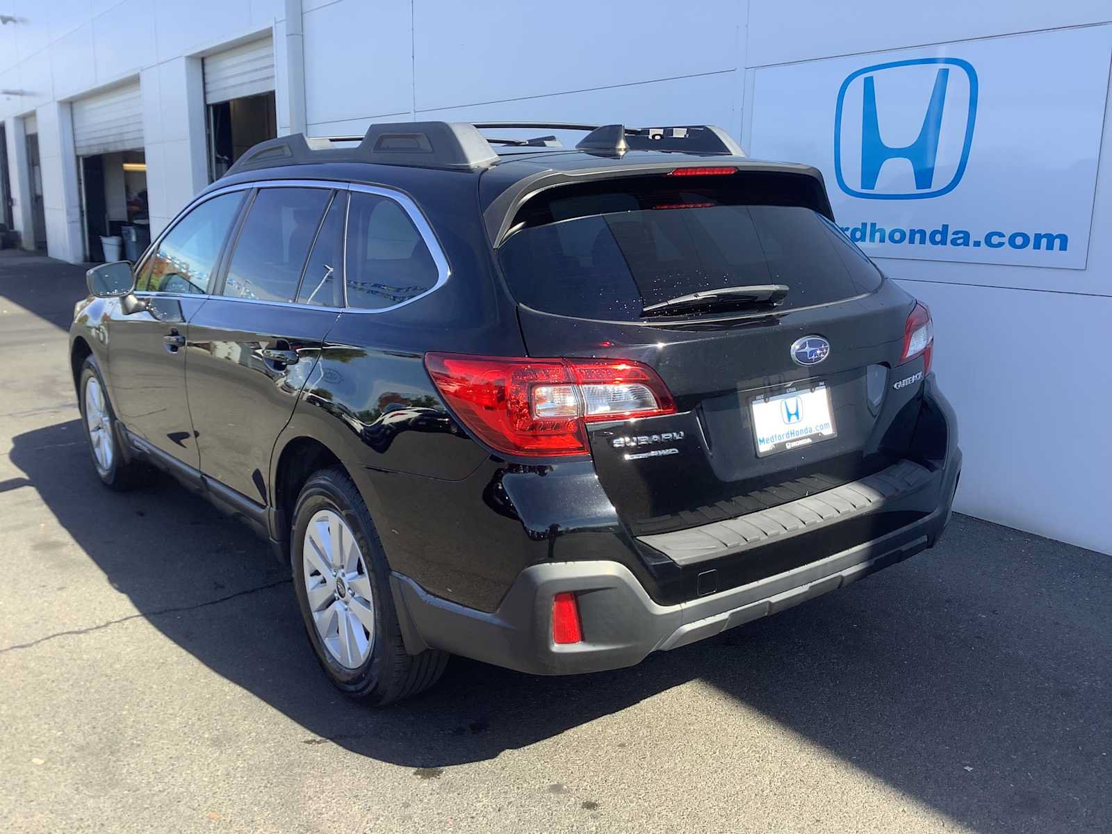 Used 2019 Subaru Outback 2.5i Premium AWD/4WD image 4
