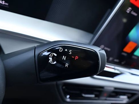 New 2026 Volkswagen Tiguan SE R-Line FWD image 25