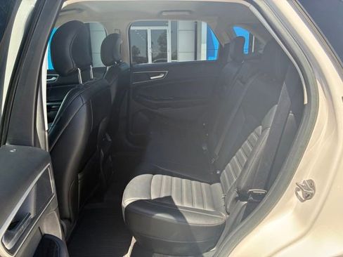 Used 2019 Ford Edge SEL w/ Equipment Group 201A AWD/4WD image 12