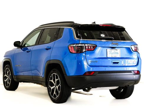 Used 2025 Jeep Compass Limited AWD/4WD image 7
