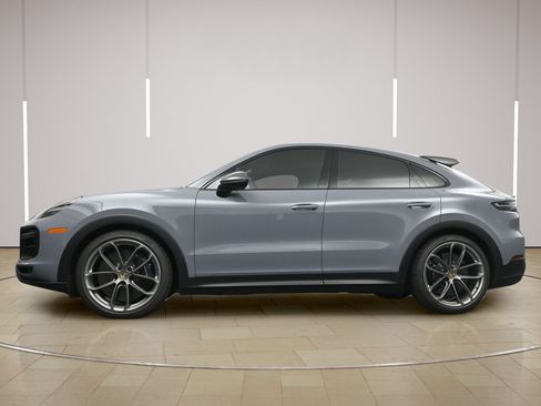 Certified 2022 Porsche Cayenne Turbo GT AWD/4WD image 32