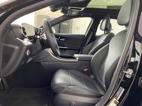 Used 2025 Mercedes-Benz C 300 4MATIC Sedan image 4