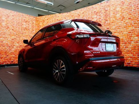 Certified 2022 Nissan Kicks SV w/ Interior Electronics Package FWD image 6