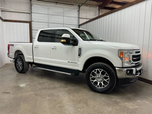 Used 2020 Ford F250 Lariat image 2
