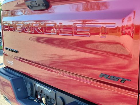 Used 2024 Chevrolet Silverado 1500 RST w/ Z71 Off-Road Package AWD/4WD image 12