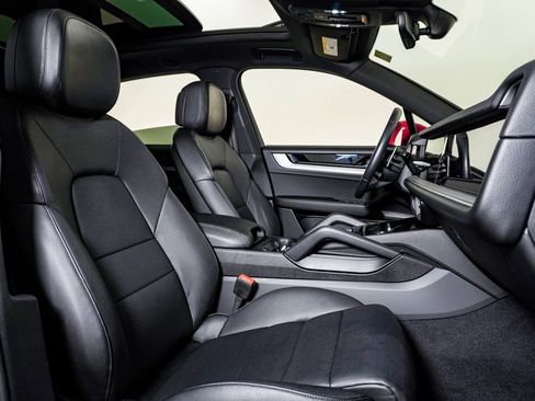 Certified 2024 Porsche Cayenne image 15