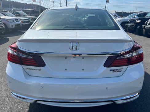 Used 2017 Honda Accord Touring image 6