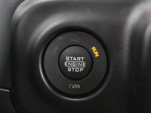 Used 2022 Jeep Wrangler Unlimited Rubicon w/ LED Lighting Group AWD/4WD image 22