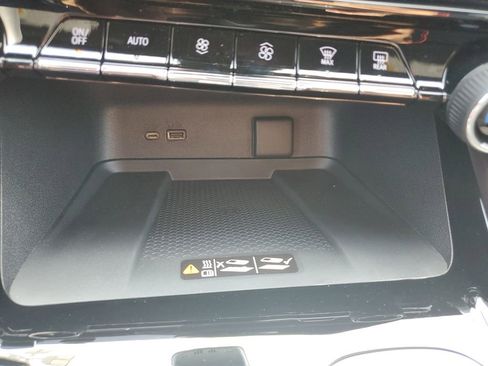 New 2026 Chevrolet Traverse Z71 w/ Enhanced Driving Package AWD/4WD image 29