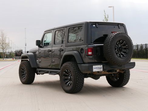 Used 2021 Jeep Wrangler Unlimited Sport AWD/4WD image 7