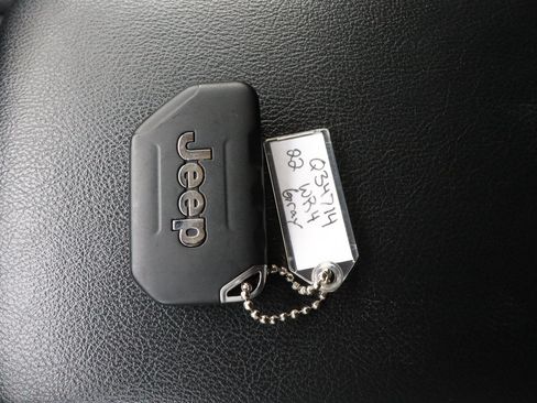 Used 2022 Jeep Wrangler Unlimited Sport AWD/4WD image 30