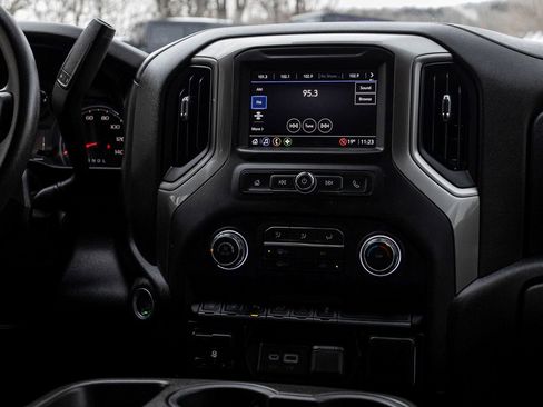 Used 2024 Chevrolet Silverado 2500 Custom w/ Custom Value Package image 18