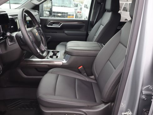 Used 2025 Chevrolet Silverado 2500 LTZ w/ LTZ Plus Package image 20