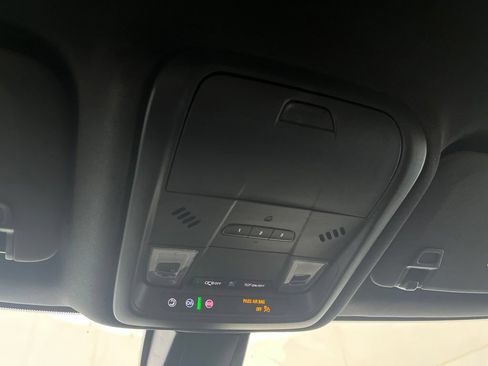 Used 2025 Chevrolet Blazer RS FWD image 75