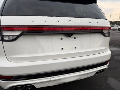 Used 2025 Lincoln Aviator Reserve w/ Equipment Group 201A AWD/4WD image 7
