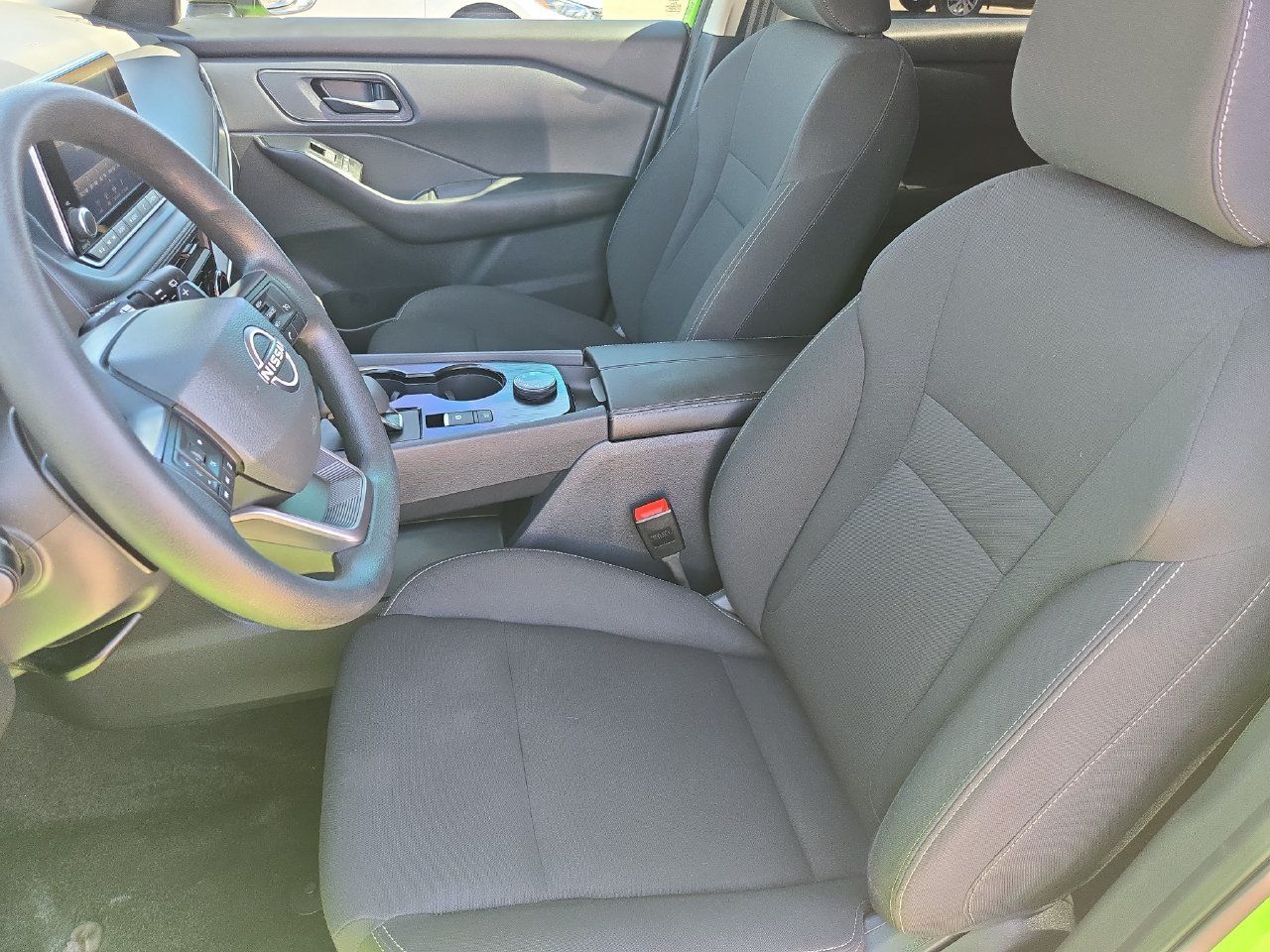 Used 2025 Nissan Rogue S AWD/4WD image 14