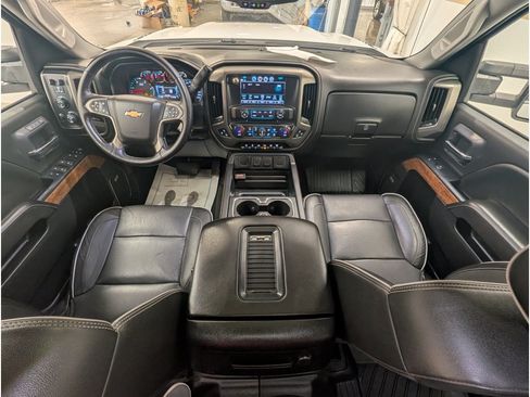 Used 2019 Chevrolet Silverado 2500 High Country w/ Duramax Plus Package AWD/4WD image 11