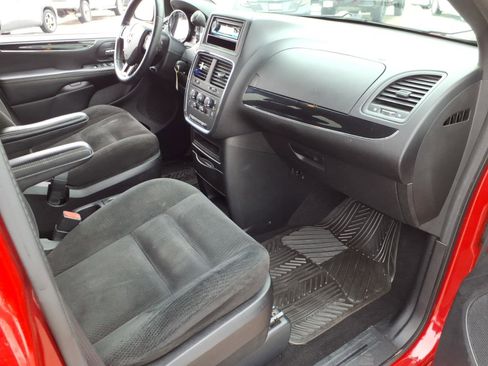 Used 2015 Dodge Grand Caravan SE image 13