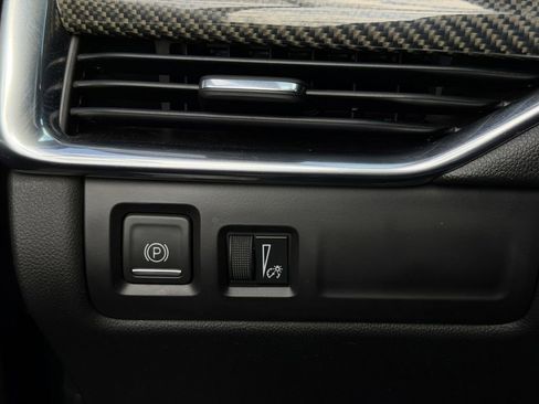 Used 2020 Cadillac XT4 Sport w/ Cold Weather Package FWD image 22