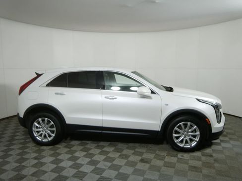 Used 2020 Cadillac XT4 Luxury image 2