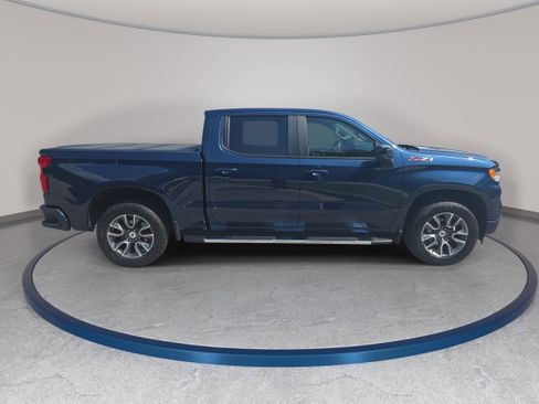 Used 2023 Chevrolet Silverado 1500 RST w/ Z71 Off-Road Package AWD/4WD image 4