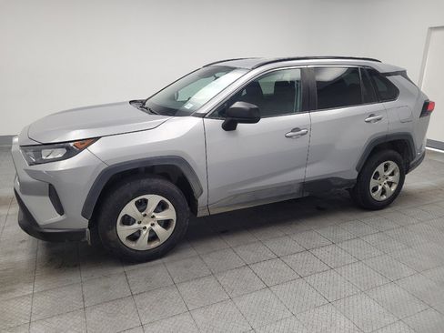 Used 2021 Toyota RAV4 LE FWD image 2