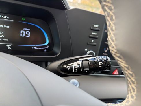 New 2026 Hyundai Elantra Sport image 32