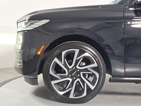 New 2027 Lincoln Navigator Black Label AWD/4WD image 11