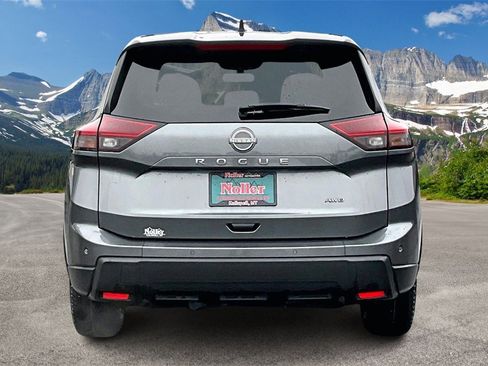 Used 2024 Nissan Rogue S image 4