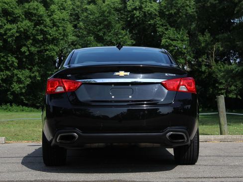Used 2017 Chevrolet Impala Premier w/ Enhanced Convenience Package FWD image 6