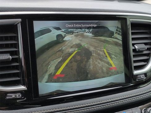 Used 2023 Chrysler Pacifica Limited image 15
