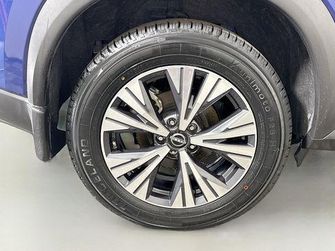 Used 2023 Nissan Rogue SV FWD image 33