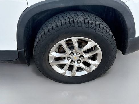 Used 2021 Chevrolet Traverse LT FWD image 12