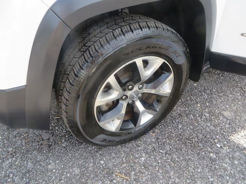 Used 2015 Jeep Cherokee Trailhawk w/ Trailer Tow Group AWD/4WD image 26