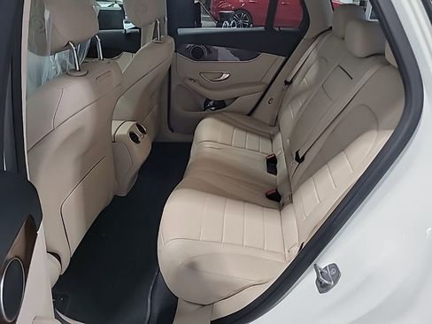 Used 2018 Mercedes-Benz GLC 300 image 7