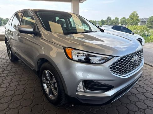 Used 2024 Ford Edge SEL w/ Convenience Package AWD/4WD image 4