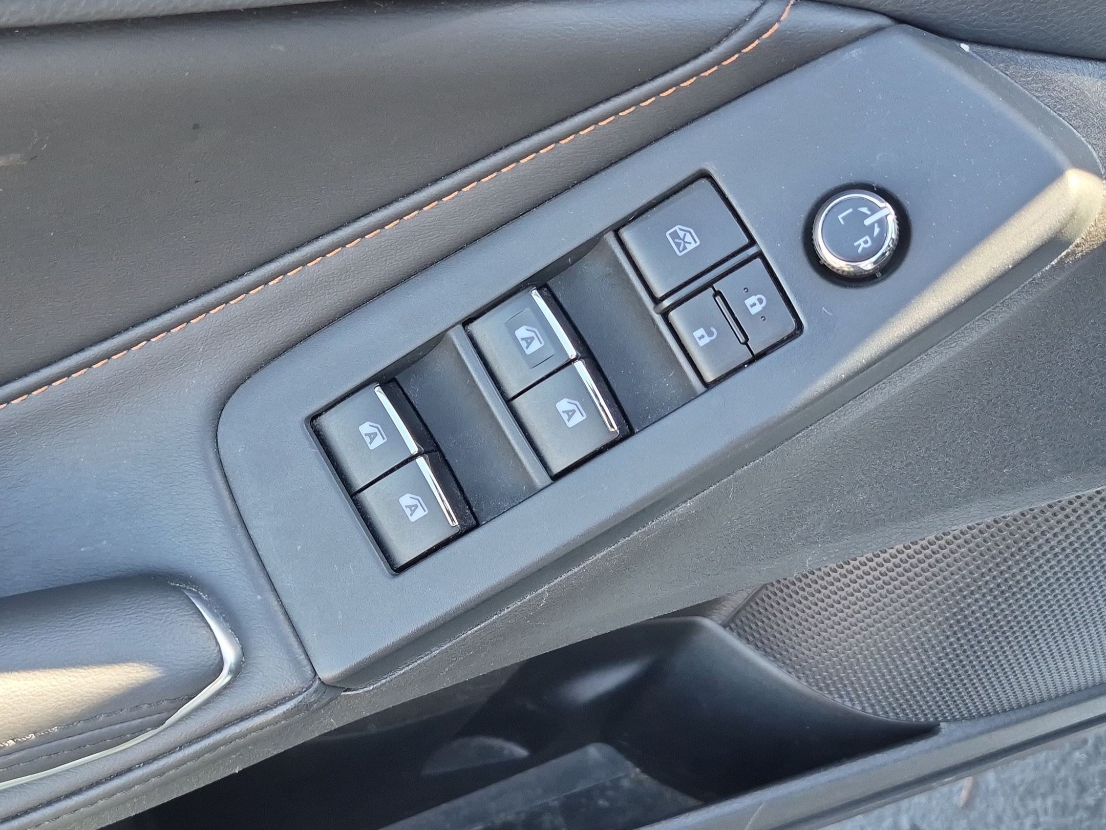 Used 2022 Toyota Avalon XSE FWD image 15