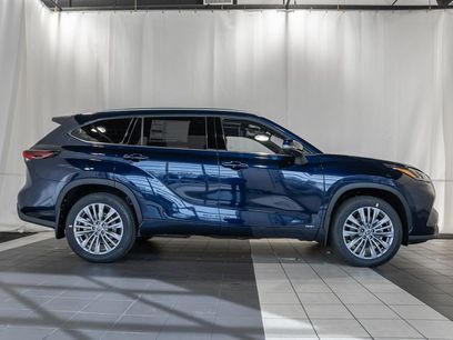New 2026 Toyota Highlander Platinum