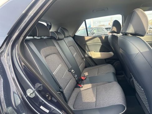 Used 2023 Hyundai Venue Limited w/ Cargo Package image 17