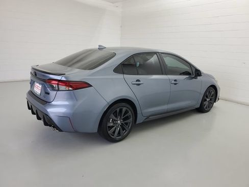 Used 2025 Toyota Corolla XSE FWD image 5