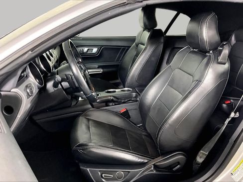Used 2019 Ford Mustang Premium RWD image 8