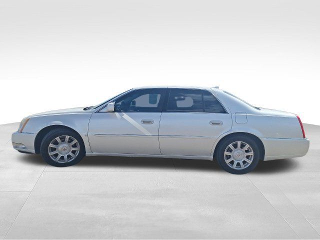 Used 2009 Cadillac DTS FWD image 4