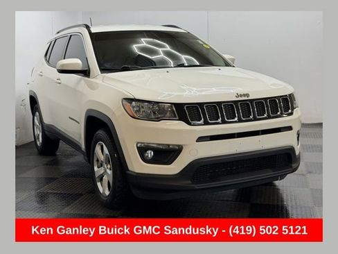 Used 2019 Jeep Compass Latitude image 1