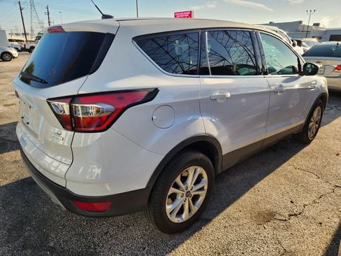 Used 2017 Ford Escape SE FWD image 5